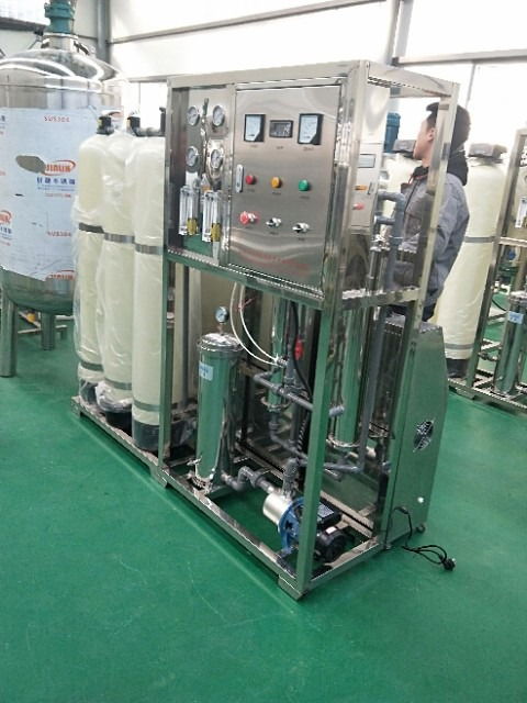 辽宁尿素液设备 洁净依家L300型车用尿素液生产设备的优势与应用