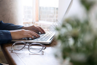 计算机网络信息咨询 构建数字时代的桥梁